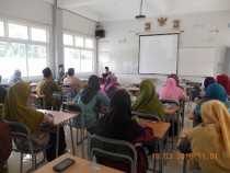 Suasana pengajian kitab karangan Hadratussyaikh KH. M. Hasyim Asy'ari di SMA Trensains Tebuireng 2 Jombok Ngoro Jombang, Sabtu (19/03/2016)