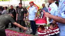 Rombongan TNI menziarahi makam Gus Dur pada HUT TNI ke-71, Selasa (27/09/2016)