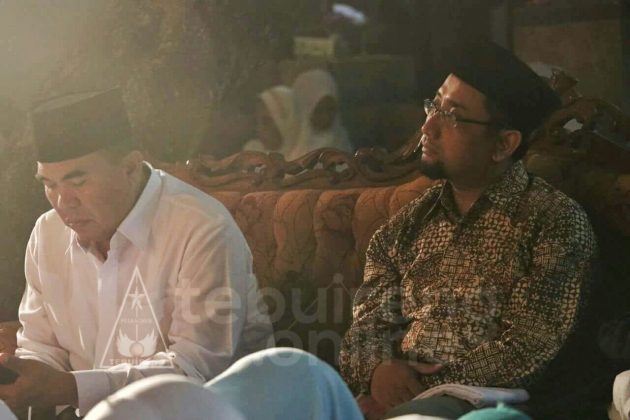 Habiburrahman El Shirazy dan Bupati Jepara Hadiri Halal bi Habiburrahman El Shirazy dan Bupati Jepara Hadiri Halal bi