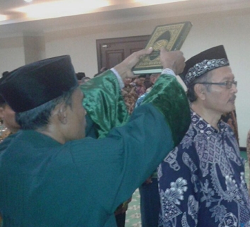 Alumnus Pesantren Tebuireng, Prof. Dr. Abdul Haris, Resmi Jadi Rektor UIN Malang