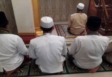 Mengupas Hukum Bermakmum pada Imam yang Berbeda Niat Shalat Adab Imam Membaca Zikir setelah Shalat