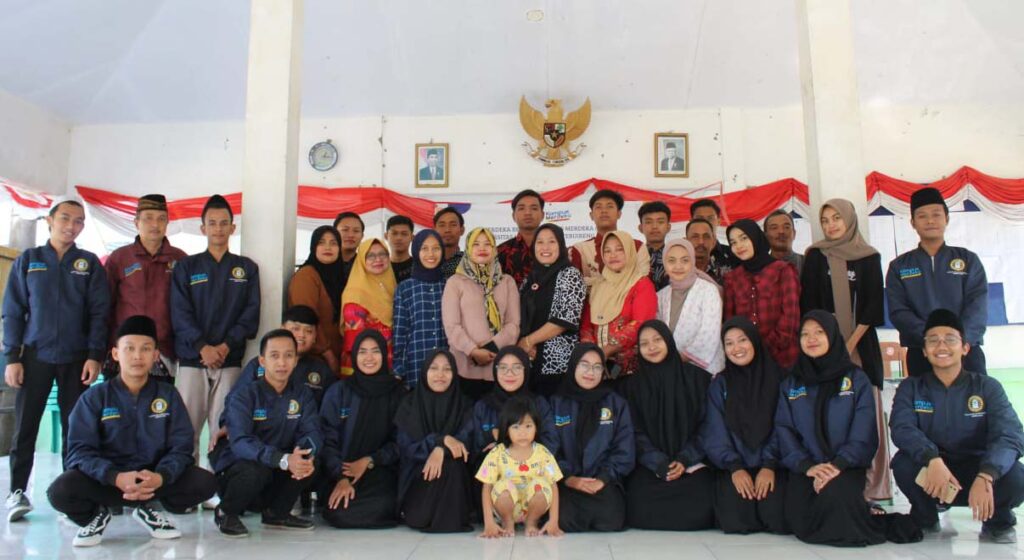 Mahasiswa Universitas Hasyim Asy’ari (UNHASY) Tebuireng, semester 6 kelompok 20 Merdeka Belajar Kampus Merdeka (MBKM) Kuliah di Luar Kampus (KDLK) telah menyelesaikan pengabdiannya selama 3 bulan di desa Asem Gede Kecamatan Ngusikan, Kabupaten Jombang, Jawa Timur, pada Ahad (30/07/2023). 