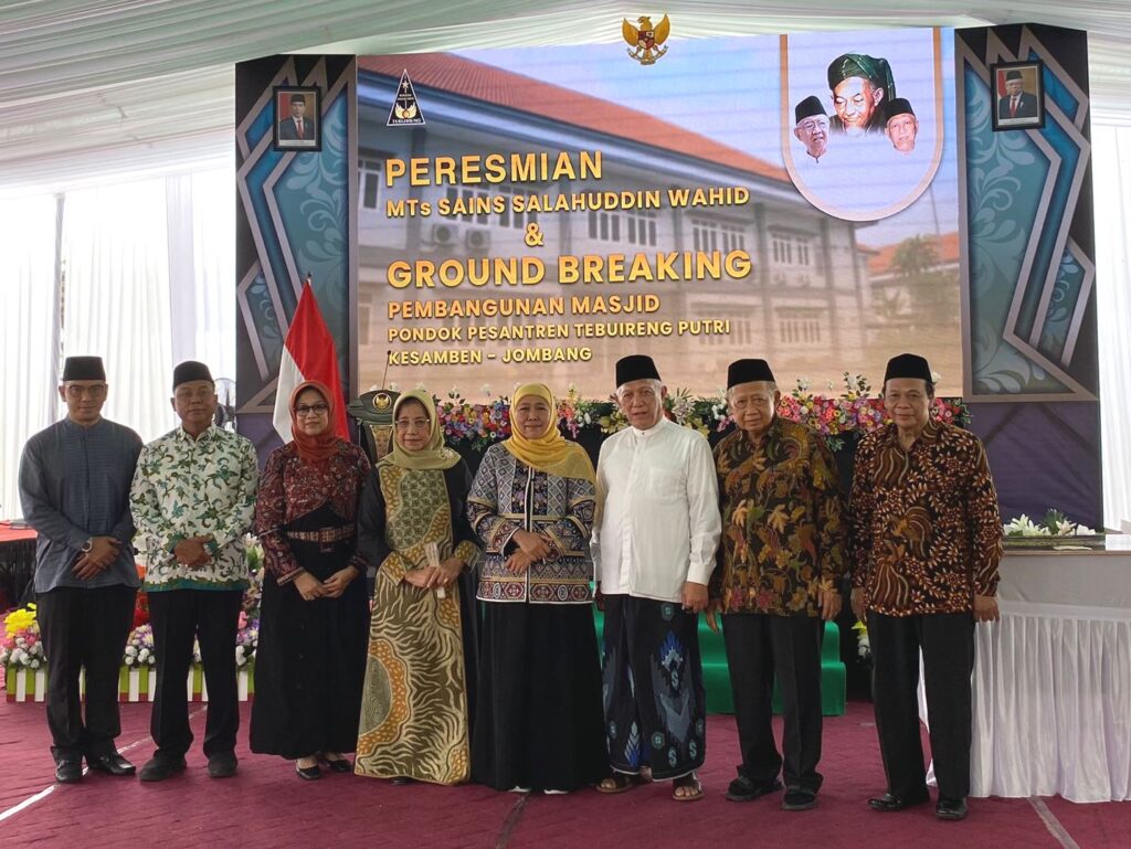 Peresmian MTs Sains Salahuddin Wahid Tebuireng Kesamben dihadiri oleh Gubernur Jawa Timur Dra. Hj. Khofifah Indar Parawansa, M.Si.