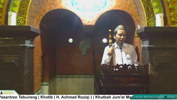 Khutbah jumat disampaikan oleh KH. A. Roziqi, Lc., M.H.I.