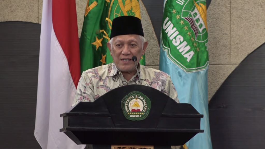 KH. Abdul Hakim Mahfudz mengisi materi dalam acara Seminar Nasional dengan tema “Pemikiran Gerakan Hadratusyaikh KH. M. Hasyim Asy’ari dalam Berbagai Prespektif Pemikiran” pada Rabu (06/03/2024) 
