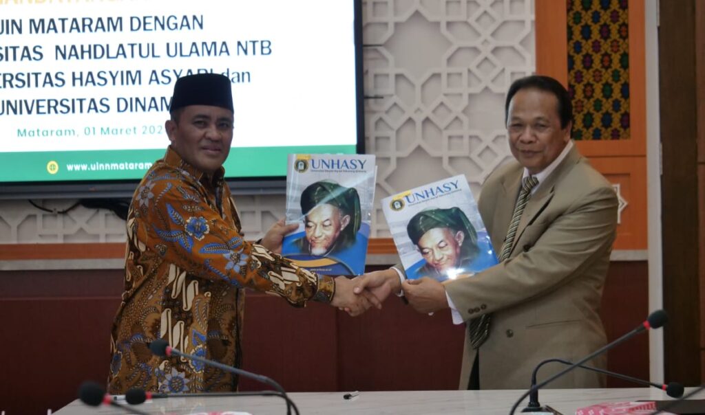 UIN Mataram, UNU NTB, Universitas Hasyim Asyahari (UNHASY), dan Universitas Dinamika di Mataram melakukan penandatanganan Memorandum of Understanding (MoU), Jumat (01/03/2024). Foto: uinmataram.ac.id