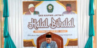 KH. Amir Jamiludin saat memberi pengajian di acara halal bi halal IKAPWS, Ahad (19/05/2024)