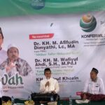 Dr. KH. Afifudin Dimyati, Lc, MA membicarakan ringkasan tafsir Hidayah al-Qur’an di acara Kiswah Konferwil XVIII PWNU Jawa Tmur, Sabtu (03/08/2024)