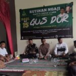 Ikatan Keluarga Alumni Pesantren Tebuireng (Ikapete) Gresik Utara (Dukun, Panceng, Ujungpangkah dan Sidayu) menggelar ngaji rutinan 3 bulanan dan pembacaan istighosah Hadratussyaikh KH Hasyim Asy'ari sekaligus peringatan Haul ke-15 Gus Dur (KH. Abdurrahman Wahid) di penghujung tahun 2024. Foto: Hoo