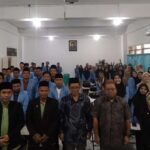 Dalam rangka membekali calon guru lulusan Fakultas Agama Islam (FAI) Universitas Hasyim Asy’ari (Unhasy), tiga program studi di FAI bekerja sama dengan Ummi Foundation dan Ummi Jombang menggelar sertifikasi guru al-Quran gelombang 2 dengan metode Ummi. Kegiatan ini berlangsung selama tiga hari, mulai Sabtu hingga Senin (01-03/02/2025) di Gedung A Unhasy. Foto: Encep