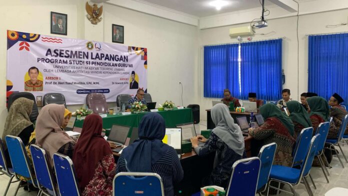 Program Studi Pendidikan Guru Madrasah Ibtidaiyah (PGMI) Universitas Hasyim Asy’ari (UNHASY) Jombang menggelar kegiatan asesmen lapangan akreditasi pada tanggal 22–23 April 2025. Foto: Ilvi