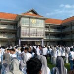Suasana pelepasan pelepasan mahasiswa Kuliah Di Luar Kampus (KDLK) Merdeka Belajar Kampus Merdeka (MBKM) pada Sabtu (12/04/2025). Foto: Ifa