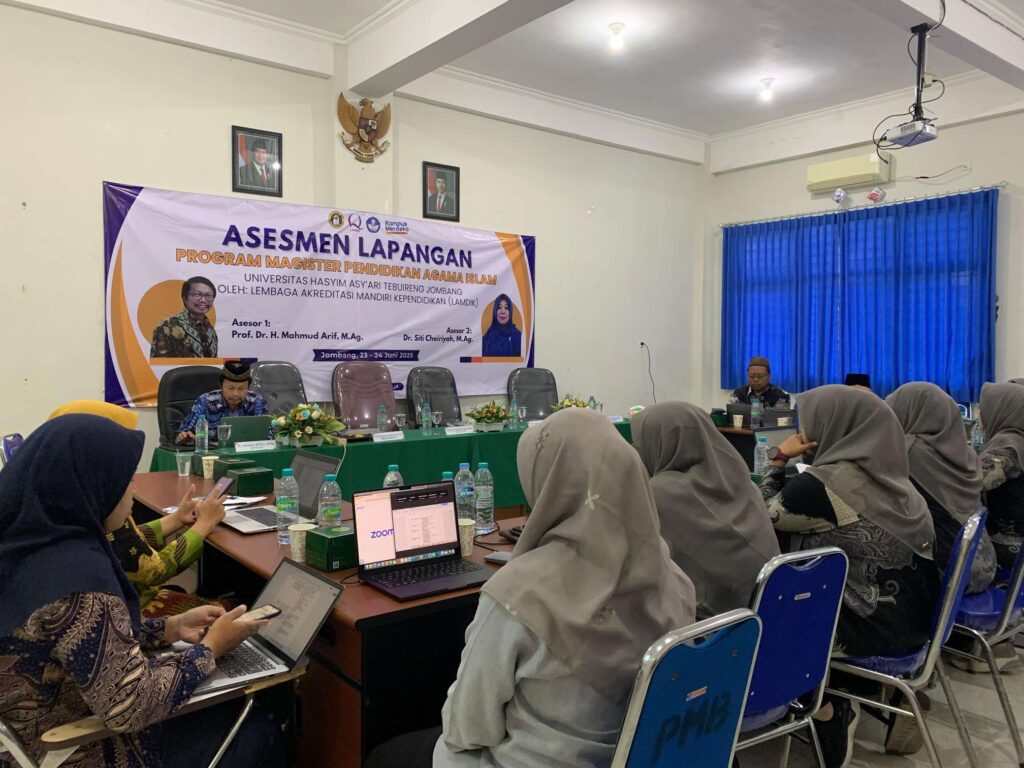 Sejumlah dosen dan staf progam magister PAI Unhasy mengikuti asesmen lapangan, Senin-Selasa (23-24/06/2025). Foto: Ilvi