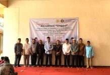 Sejumlah dosen FAI Unhasy yang hadir di acara tasyakuran akreditasi unggul prodi PGMI dan MPI Unhasy, Rabu (25/06/2025). Foto: Ilvi