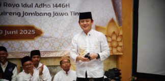 Bobon Santoso saat di acara masak bareng 2000 santri Tebuireng, Senin (09/06/2025). Foto: Amir