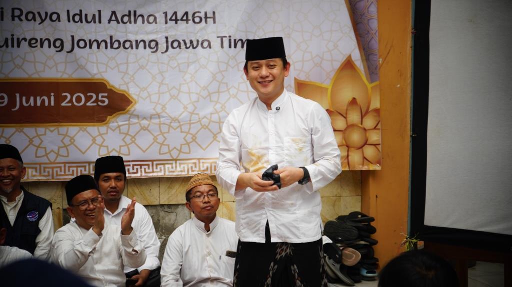 Bobon Santoso saat di acara masak bareng 2000 santri Tebuireng, Senin (09/06/2025). Foto: Amir