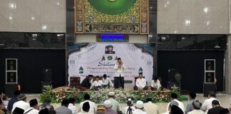 dari Mudir Bid. Pengembangan Pondok Cabang, KH. Agus Abdul Mughni menyampaikan soal sejarah dan pengasuh Pesantren Tebuireng dari masa ke masa, Jumat (4/7/2025). Foto: Iqram