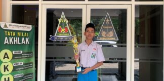 Taklukkan 50 Pecatur, Dzaqy Siswa MTs Tebuireng Sabet Juara 1 Catur U-14 Nasional