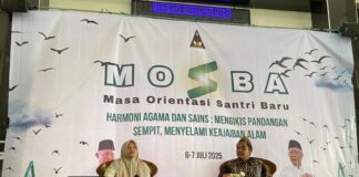 KH. A. Roziqi saat menyampaikan materi tentang prinsip Tebuireng yang tertuang dalam BERKAH, Senin (7/7/2025). Foto: Pewarta