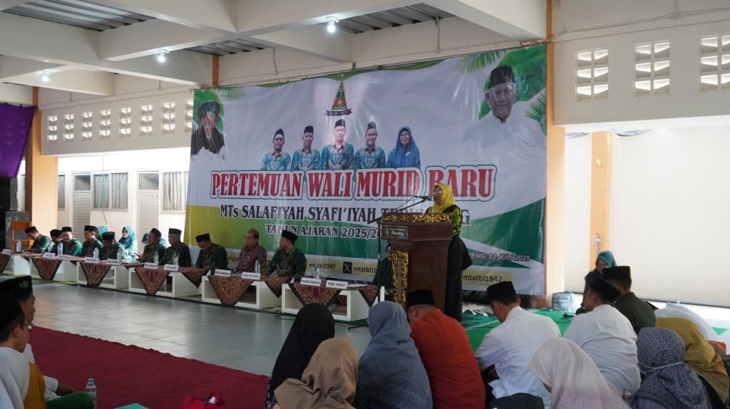 Pertemuan silaturahmi MTs Salafiyah Syafi'iyah Tebuireng dengan wali murid baru tahun ajaran 2025-2026, Kamis (3/7/2025). Foto: ifa
