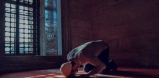 Sujud di Malam Ramadan