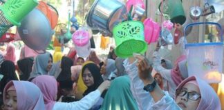 Mengkaji Tradisi Rebutan dalam Perayaan Maulid