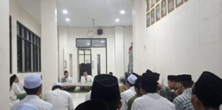 Ustadz Syukron Ma’mun Tekankan Pentingnya Semangat Keilmuan pada Mahasantri