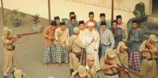 Tokoh Sentral Pesantren dan Komando Tertinggi Laskar Hizbullah