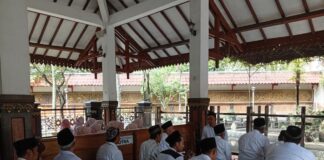 Semarak Hari Santri, Yayasan Syafi’iyah Jombang Ziarah ke Makam Masyayikh Tebuireng