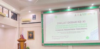 Bu Nyai Lelly Harapkan Santri Husada menjadi Pionir Kebersihan di Pesantren Tebuireng