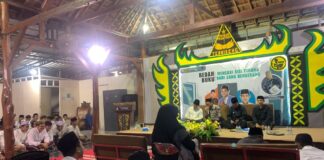 Bedah Buku “Mencari Sisi Terang”, SMK Khoiriyah Hasyim Dorong Santri Kuasai Literasi dan Soft Skill