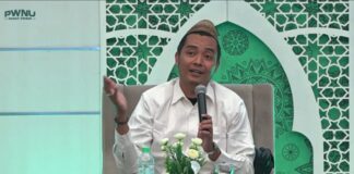 KH. Achmad Roziqi Tegaskan Pesantren sebagai Soko Guru Moral Bangsa