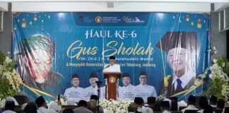 Gus Kikin Ajak Hadirin Teladani Keikhlasan Gus Sholah