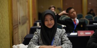 Tembus Panggung Dunia, Siswi Trensains Tebuireng Sabet Penghargaan Bergengsi di AWMUN Seoul
