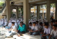 Mengenal Gus Dur Lebih Dekat, Ratusan Siswa MAN 2 Banyumas Ziarah ke Tebuireng