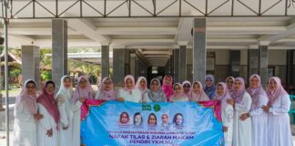 Peringati Harlah ke-63 YKMNU, PW Muslimat NU Jawa Timur Ziarah di Tebuireng