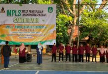 MPLS SMA A. Wahid Hasyim Bekali Siswa Baru dengan Penguatan Wawasan Lingkungan