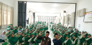 Gelar Program BRUS, Kemenag Jombang Ajak Siswi Baru MTs Sains Salahuddin Wahid Berkarakter Qur’ani