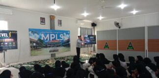 Usung Misi 1.095 Hari, Kepala SMP Sains Tebuireng Pacu Motivasi Belajar Siswa Baru